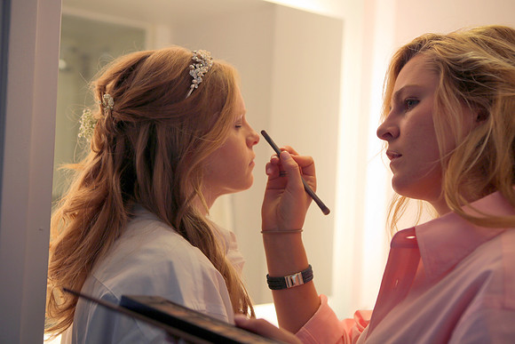 Girls Getting Ready (62)