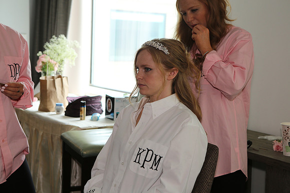 Girls Getting Ready (104)