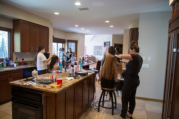 Girls Getting Ready (19)
