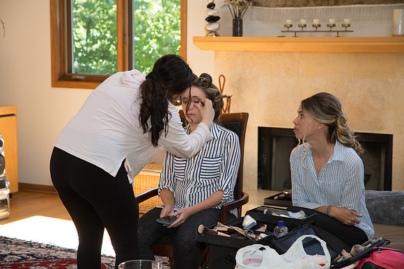 Girls Getting Ready (51)