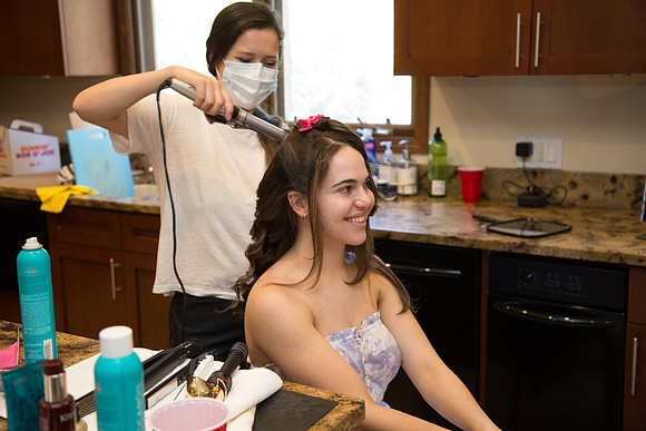 Girls Getting Ready (37)