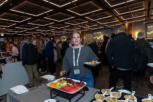 AY2A1363