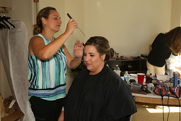 Girls Getting Ready (155)