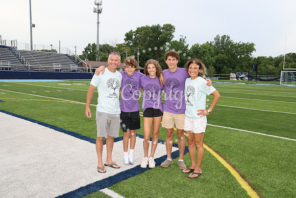 Family Portraits  (99)
